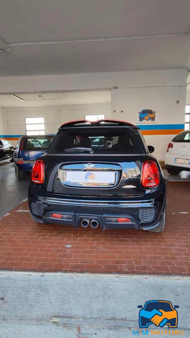 MINI John Cooper Works 2.0 John Cooper Works Hype Immagine 3