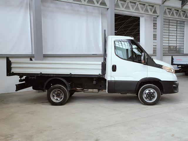 IVECO Daily 35C14 BTor 2.3 HPT Ribaltabile Trilaterale Immagine 4