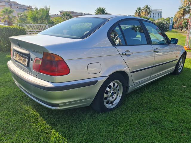 BMW 320 d turbodiesel cat 4 porte Immagine 4