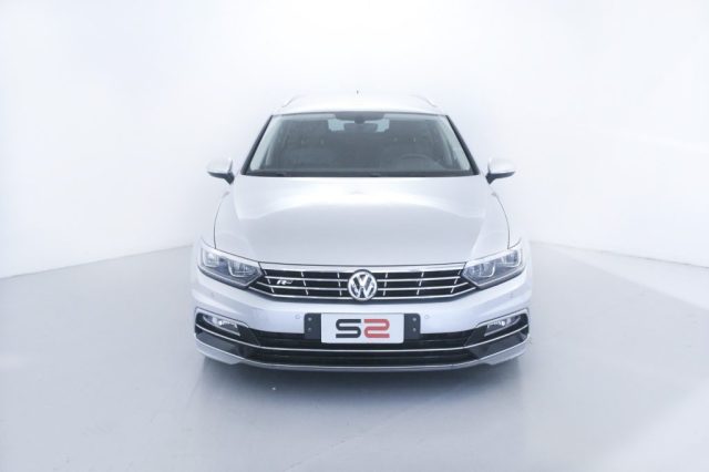 VOLKSWAGEN Passat Variant 2.0 TDI SCR 190 CV 4MOTION DSG R-LINE BMT Immagine 2