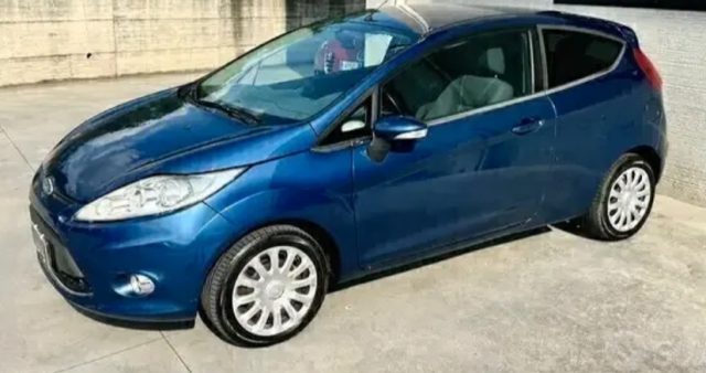 FORD Fiesta + 1.2 60CV 3 porte Immagine 1