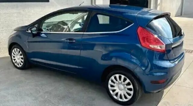 FORD Fiesta + 1.2 60CV 3 porte Immagine 2