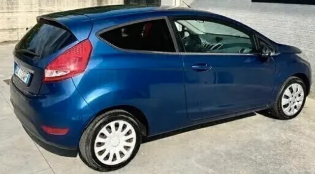 FORD Fiesta + 1.2 60CV 3 porte Immagine 3