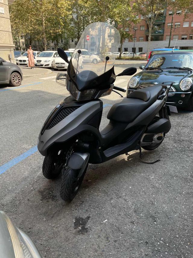 PIAGGIO MP3 300 I.E Immagine 0