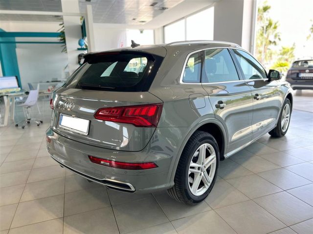 AUDI Q5 40 TDI quattro S Line Plus Immagine 2