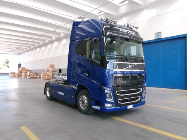 VOLVO FH16.750 XL EURO6 Immagine 1