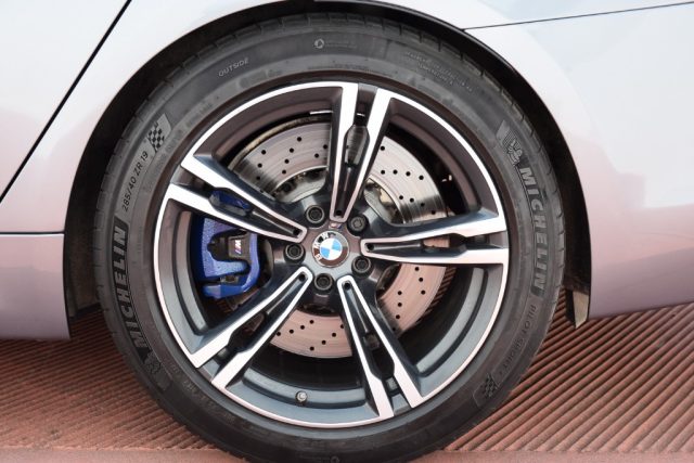 BMW M5 M5 (Sedili Climatizzati "Merino" Aragon Brown) Immagine 4