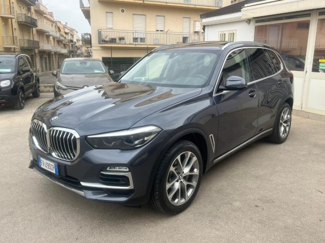 BMW X5 xDrive30d xLine Immagine 2