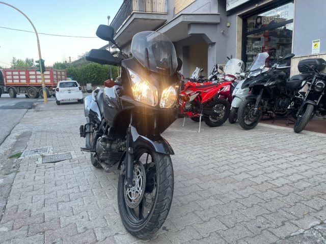 SUZUKI V-Strom 650 2005 Immagine 1