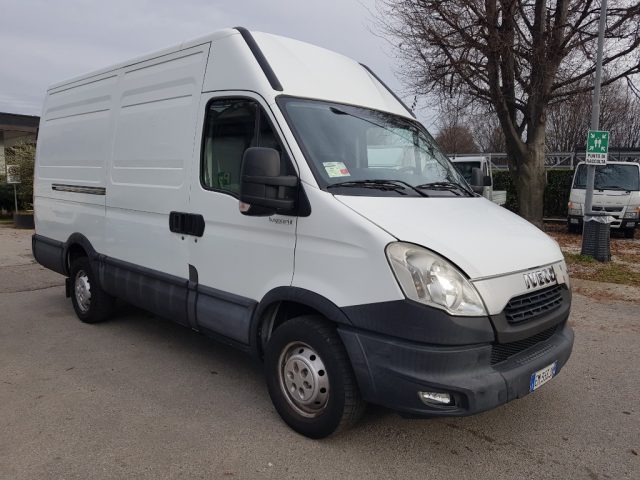 IVECO Daily 35S15V 2.3 HPT PL-TM Furgone Immagine 1