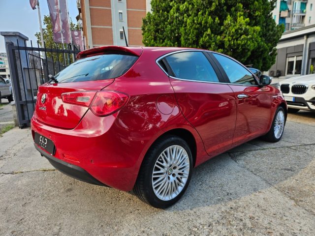 ALFA ROMEO Giulietta 1.6 JTDm-2 105 CV Immagine 3