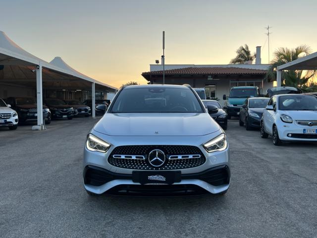 MERCEDES-BENZ GLA 220 d Automatic 4Matic Premium Night Edition Immagine 1