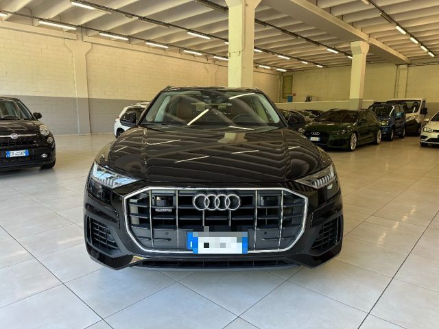 AUDI Q8 55 TFSI quattro tiptronic Sport Immagine 1