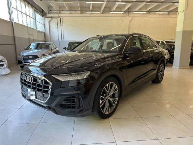 AUDI Q8 55 TFSI quattro tiptronic Sport Immagine 0