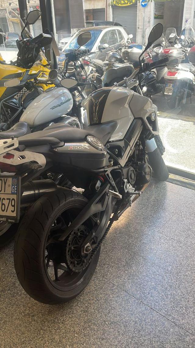 BMW F 800 R ABS Immagine 1