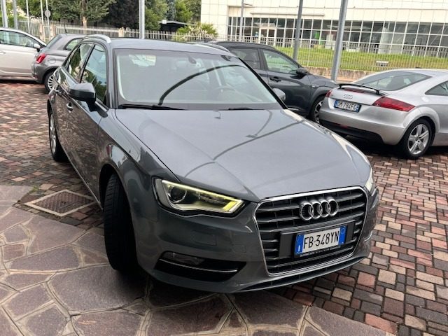 AUDI A3 SPB 1.6 TDI clean diesel Attraction Immagine 1