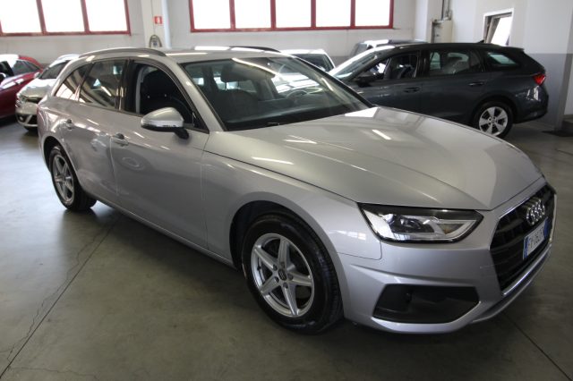 AUDI A4 Avant 30 TDI/136 CV Ibrida S-tronic Immagine 2