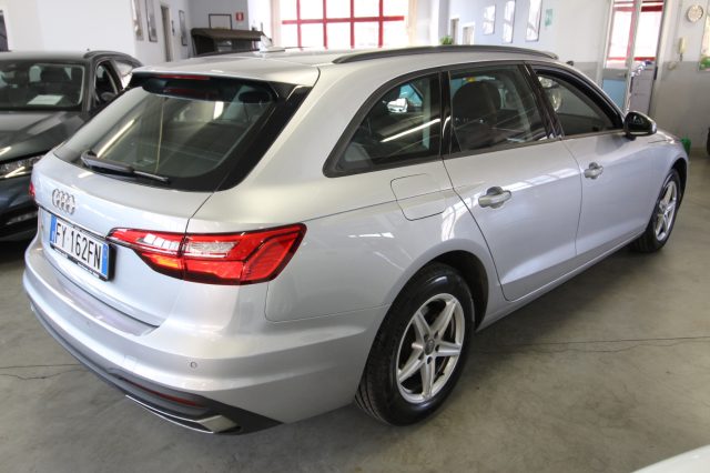 AUDI A4 Avant 30 TDI/136 CV Ibrida S-tronic Immagine 4