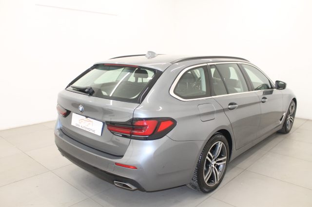 BMW 518 d Touring Luxury Immagine 3