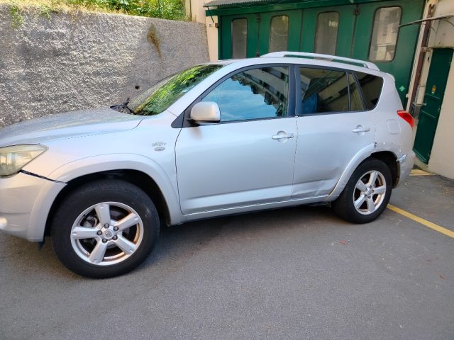 TOYOTA RAV 4 MY23 RAV4 2.2 D-4D 177 CV Luxury Immagine 2