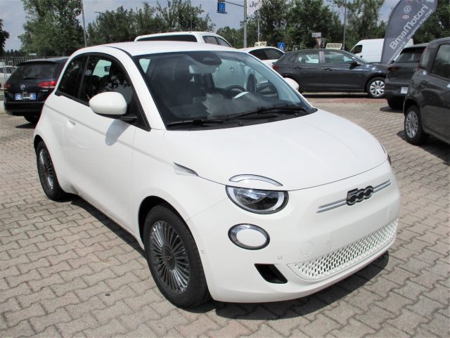 FIAT 500e Icon + Berlina - Camera/Pack Comfort/Navi Immagine 0