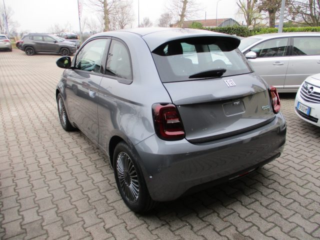 FIAT 500e Icon + Berlina - Camera/Pack Comfort/Navi Immagine 2