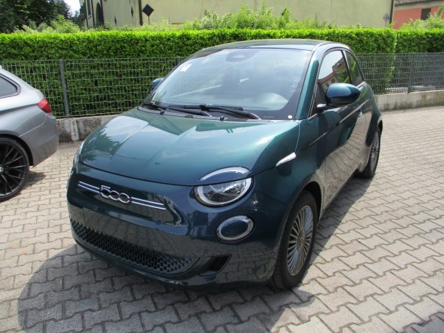 FIAT 500e Icon + Berlina - Camera/Pack Comfort/Navi Immagine 0