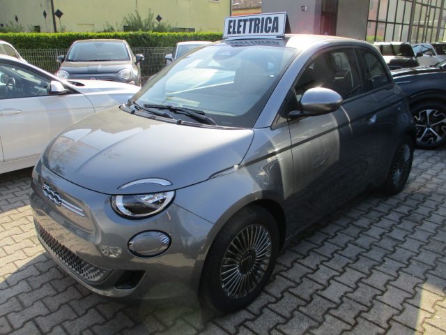 FIAT 500e Icon Berlina - Cavo Mode 3 - Navi/Carplay Immagine 1