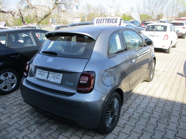 FIAT 500e Icon Berlina - Cavo Mode 3 - Navi/Carplay Immagine 3