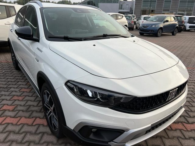 FIAT Tipo 1.0 5p Cross - FULL LED/ACC/CarPlay Immagine 1