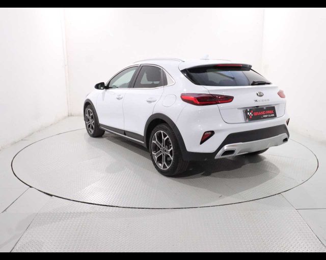 KIA XCeed 1.6 CRDi 136 CV MHEV iMT High Tech Immagine 3