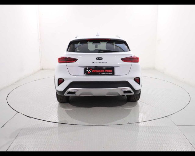 KIA XCeed 1.6 CRDi 136 CV MHEV iMT High Tech Immagine 4