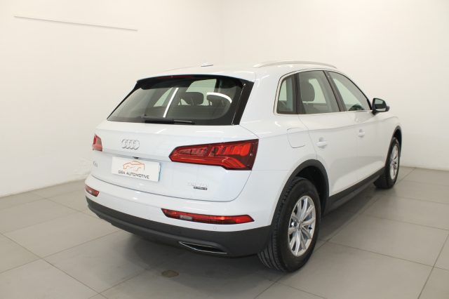 AUDI Q5 2.0 TDI Quattro S tronic Sport Immagine 3