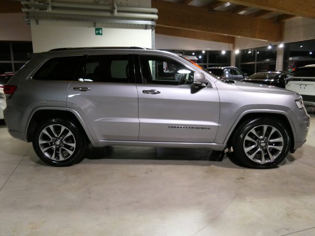 JEEP Grand Cherokee 3.0 V6 CRD 250 CV Multijet II Overland Immagine 2