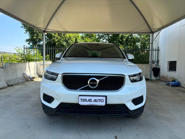 VOLVO XC40 T3 KM REALI E CERTIFICATI FARI LED CAR PLAY Immagine 1