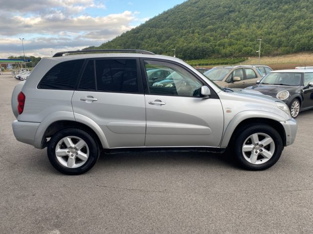 TOYOTA RAV 4 RAV4 2.0 Tdi D-4D cat 5 porte 4X4  4WD Immagine 3