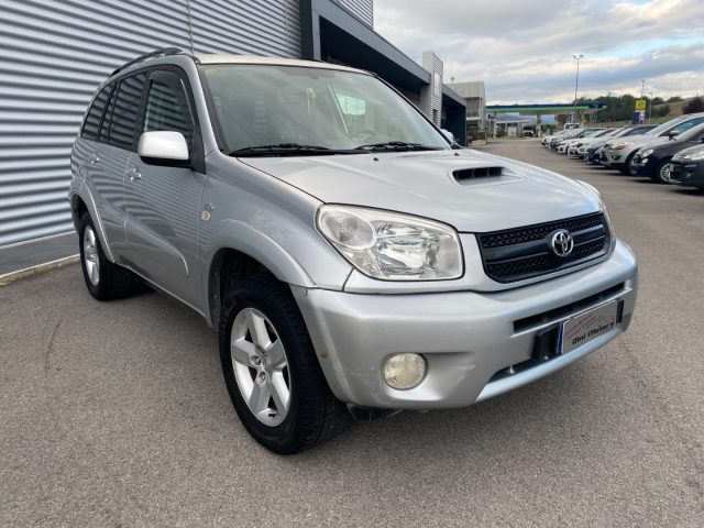 TOYOTA RAV 4 RAV4 2.0 Tdi D-4D cat 5 porte 4X4  4WD Immagine 2