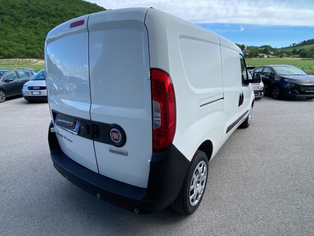 FIAT Doblo Doblò 1.6 MJT 105CV PL-TN Cargo Maxi SX 3 POSTI Immagine 4