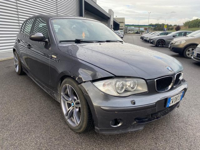 BMW 120 d cat 5 porte Futura Angel Eyes cerchi M-sport Immagine 2