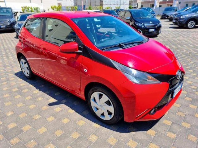 TOYOTA Aygo 1.0 VVT-i 69 CV 5 porte x-play Immagine 0