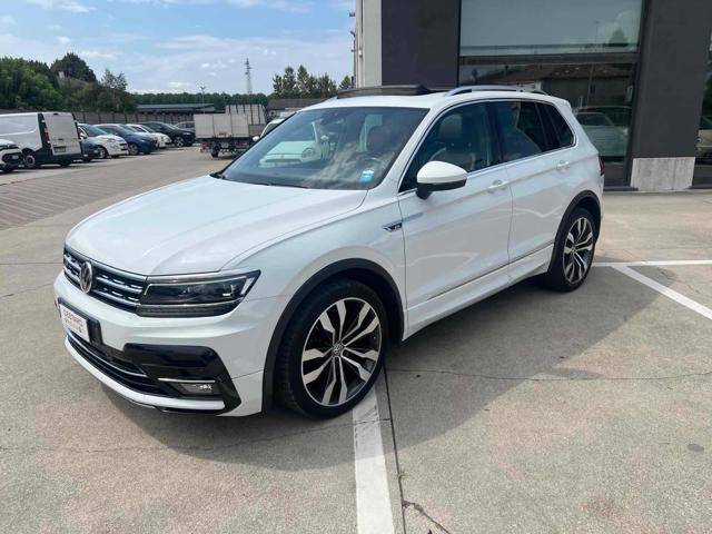 VOLKSWAGEN Tiguan 2.0 TDI SCR DSG Sport BlueMotion Technology Immagine 3