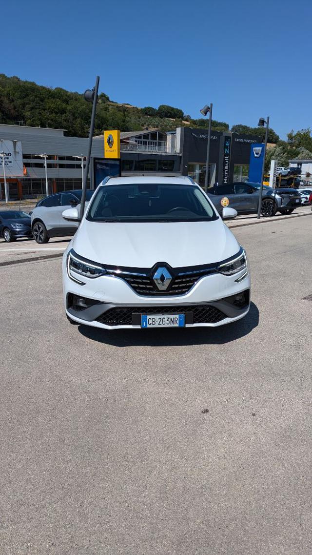 RENAULT Megane Mégane Sporter Plug-in Hybrid E-TECH 160 CV R.S. L Immagine 2