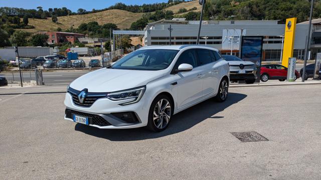 RENAULT Megane Mégane Sporter Plug-in Hybrid E-TECH 160 CV R.S. L Immagine 3