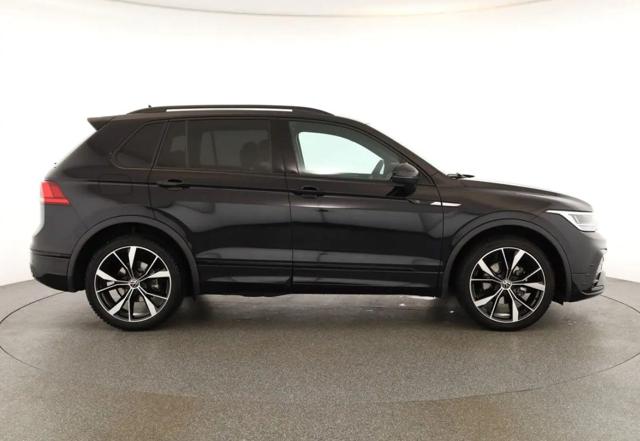 VOLKSWAGEN Tiguan 2.0 TDI 150cv DSG R-Line Tetto/Nav/Cam/20" Immagine 4