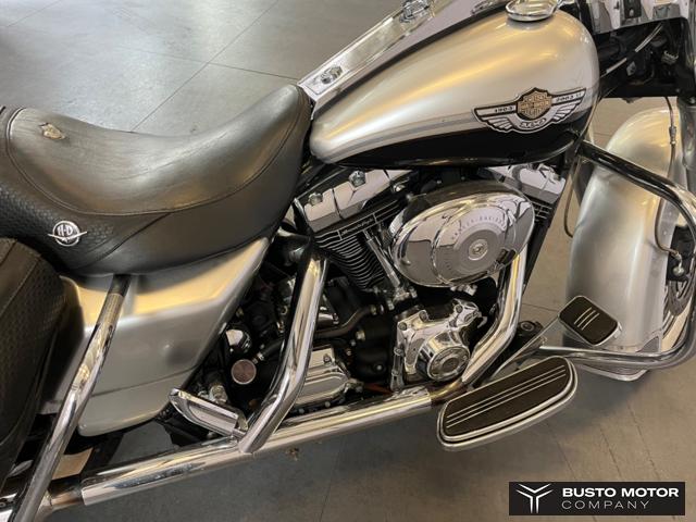 HARLEY-DAVIDSON 1450 Road King SCREAMINEAGLE LIMITED EDITION ED. CENTENARIO Immagine 2