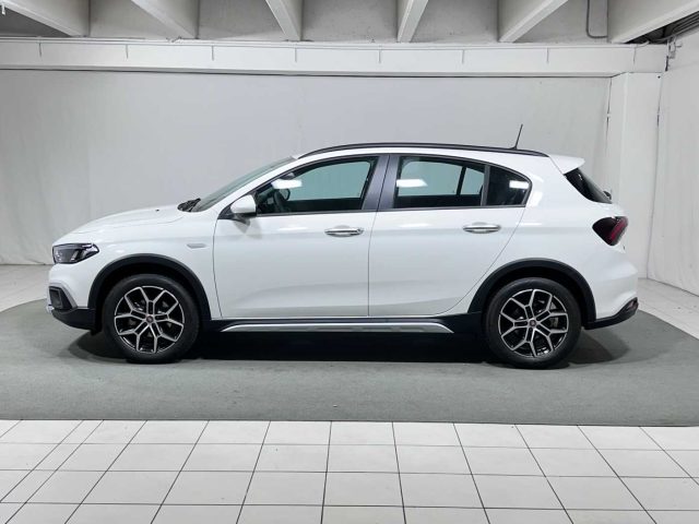 FIAT Tipo 1.5 Hybrid DCT 5 porte Cross Immagine 1