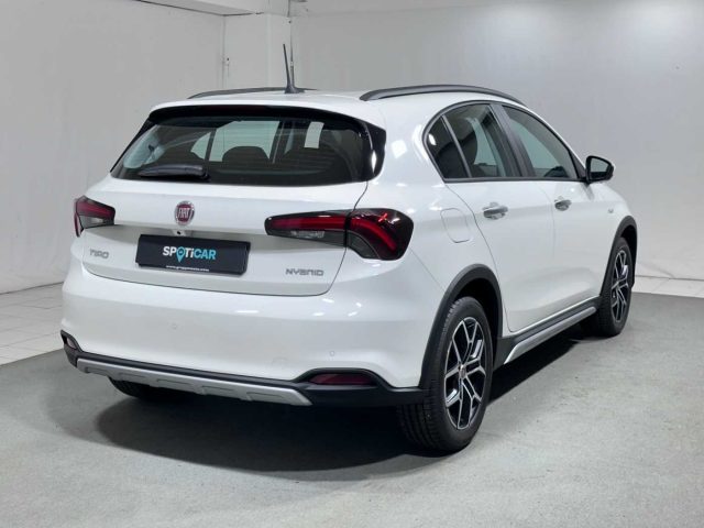 FIAT Tipo 1.5 Hybrid DCT 5 porte Cross Immagine 4