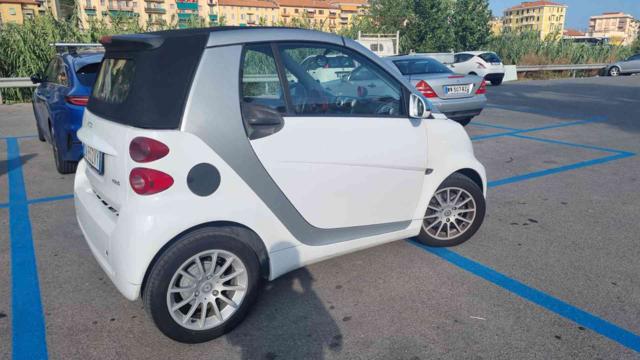 SMART ForTwo 1000 52 kW MHD cabrio passion Immagine 4