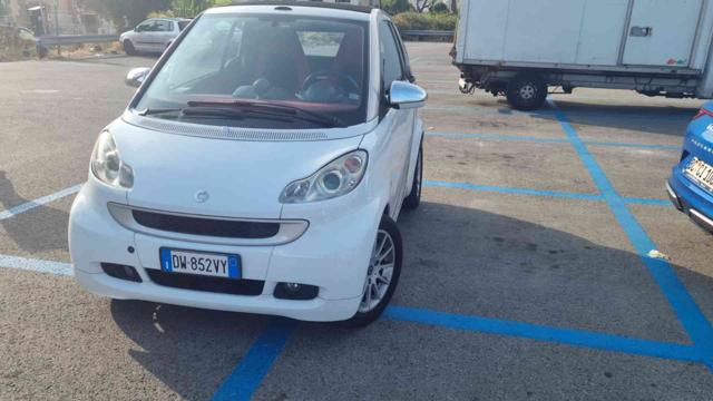 SMART ForTwo 1000 52 kW MHD cabrio passion Immagine 2