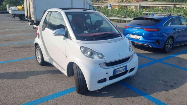 SMART ForTwo 1000 52 kW MHD cabrio passion Immagine 0